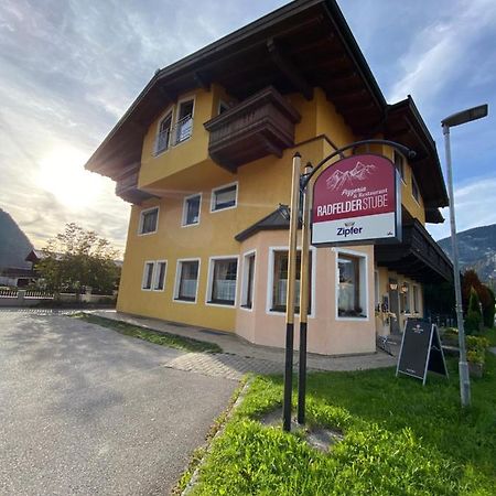 Leo Apart 2 Radfeld Bagian luar foto